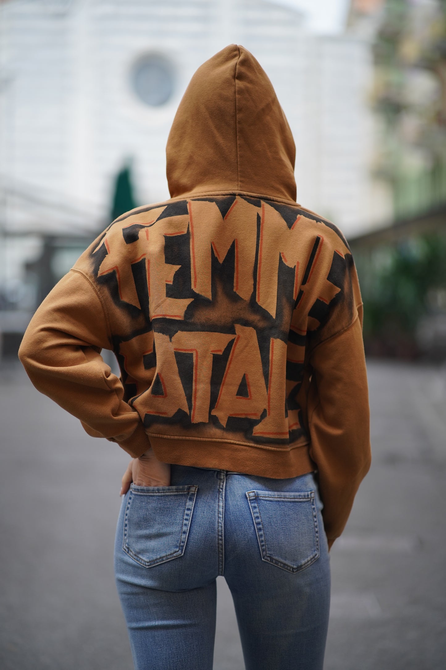 Felpa Crop "Femme Fatal" - Avantgarde