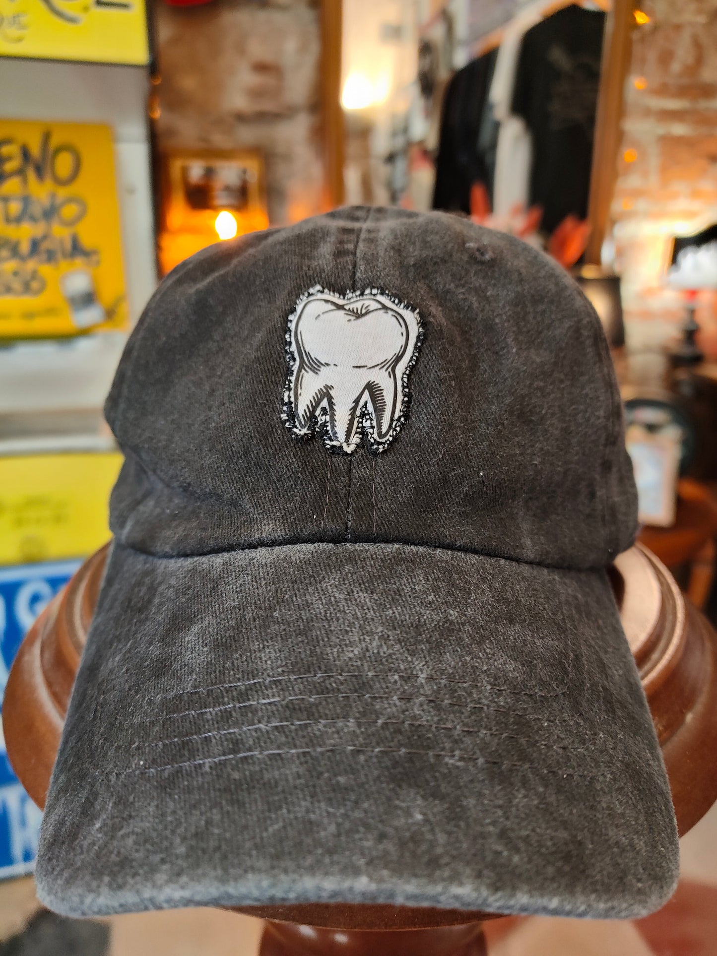 Cappello Ricamato "Tooth" - Avantgarde