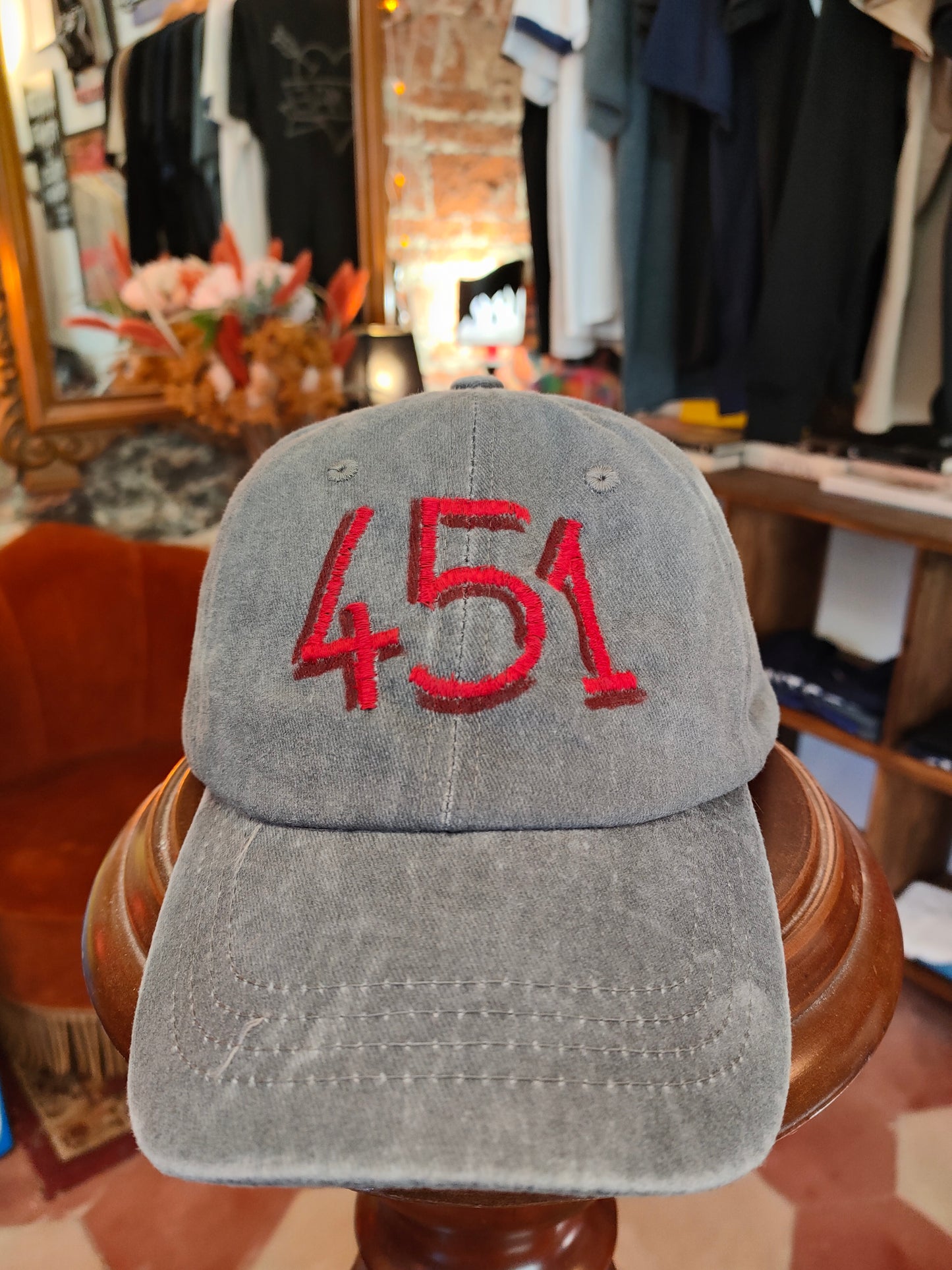 Cappello Ricamato "451 II" - Avantgarde