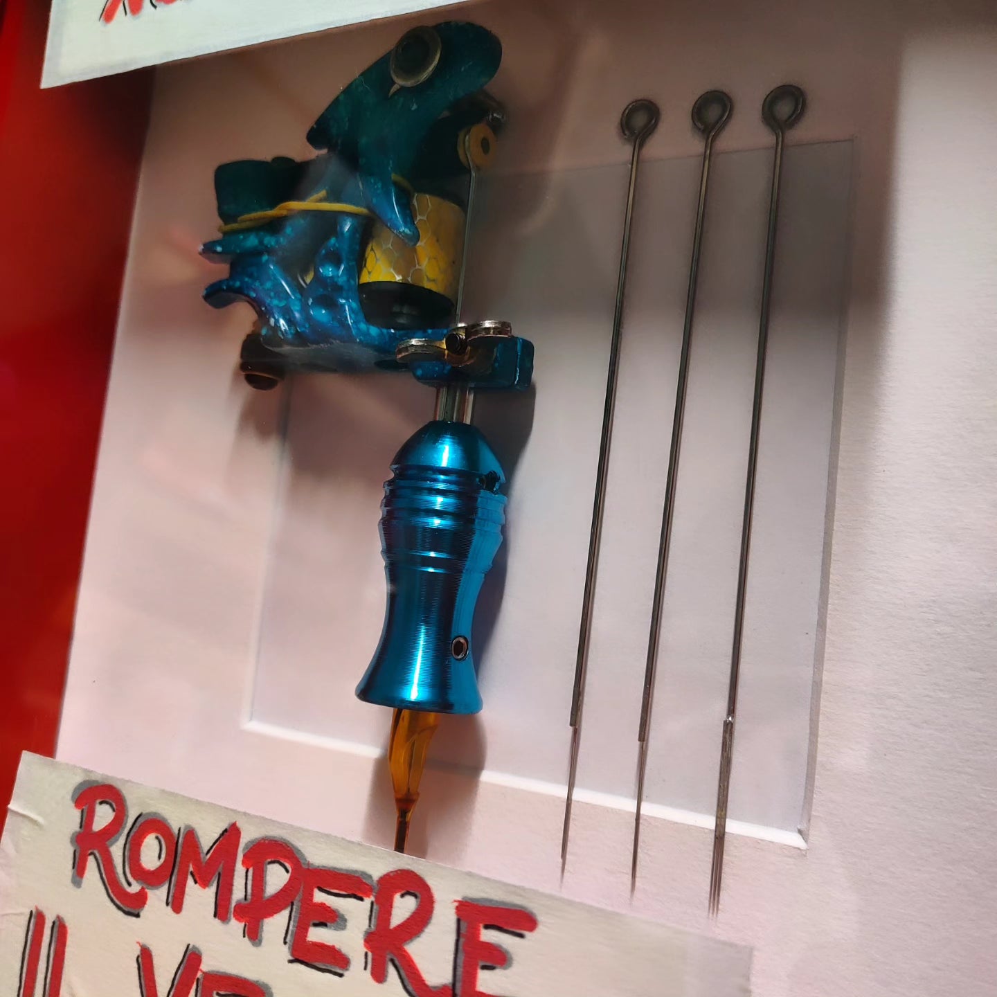 IN CASO DI AMORE NON CORRISPOSTO ROMPERE IL VETRO