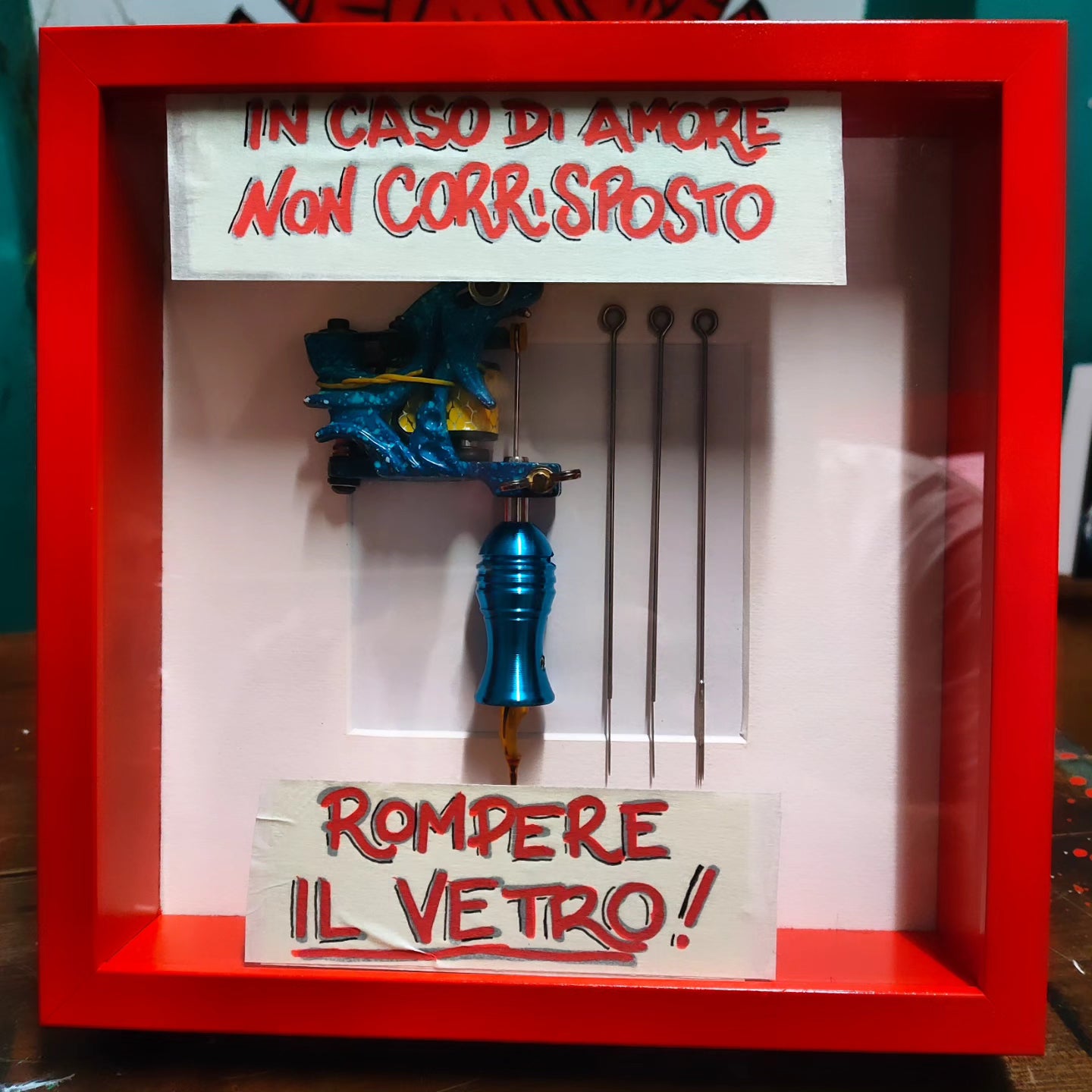 IN CASO DI AMORE NON CORRISPOSTO ROMPERE IL VETRO