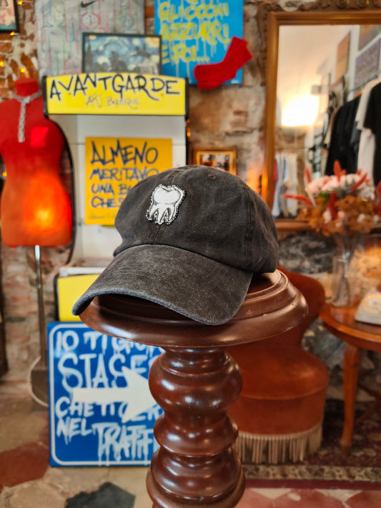 Cappello Ricamato "Tooth" - Avantgarde