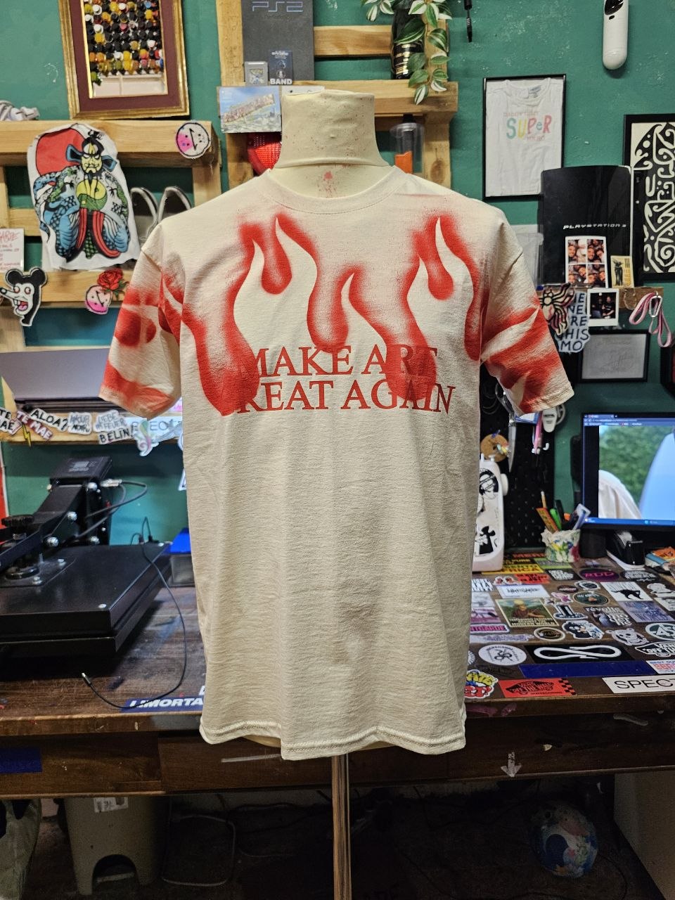 T-Shirt Handmade "M.A.G.A." - Avantgarde