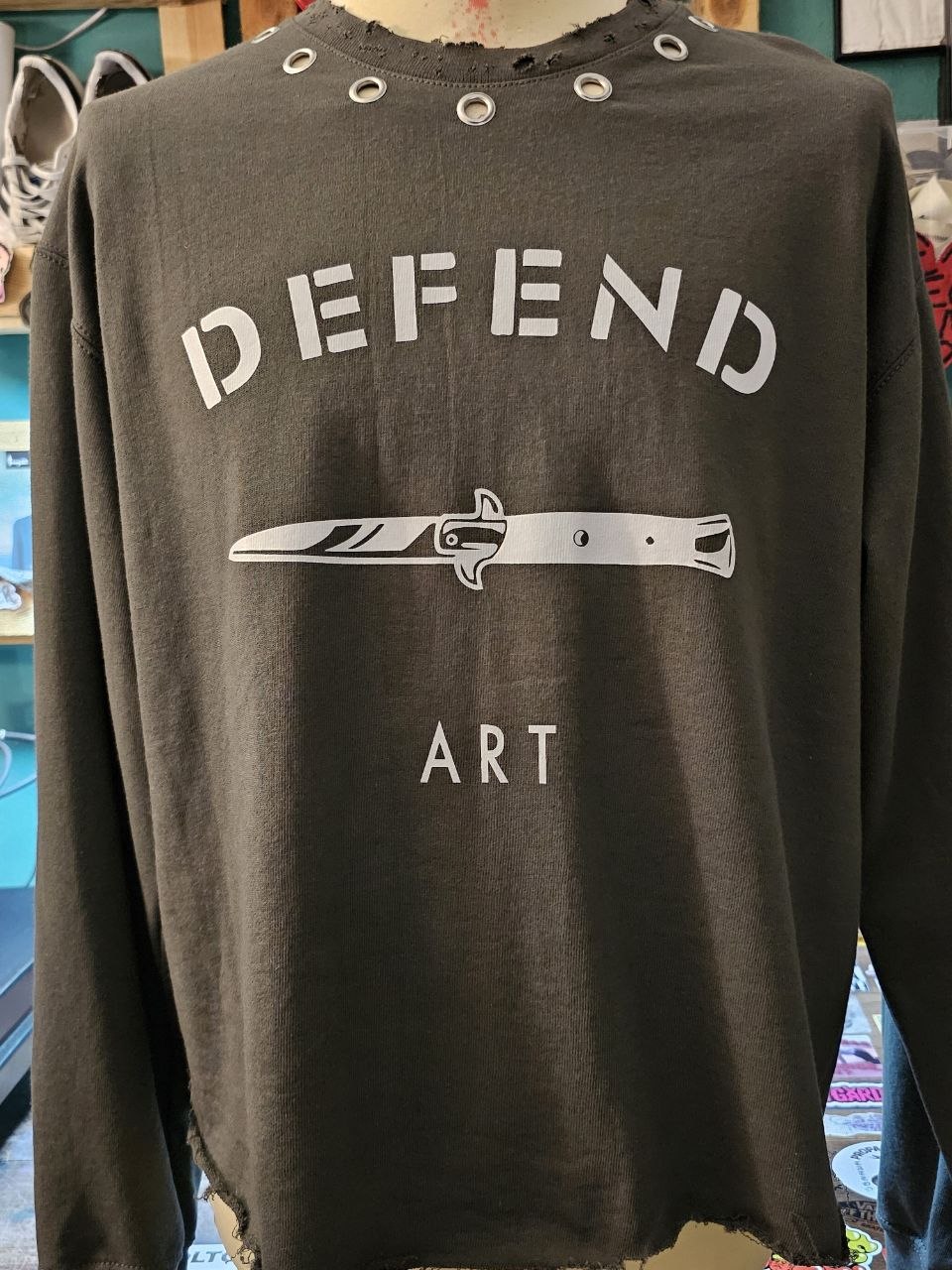 Felpa Crop "DEFEND" - Avantgarde