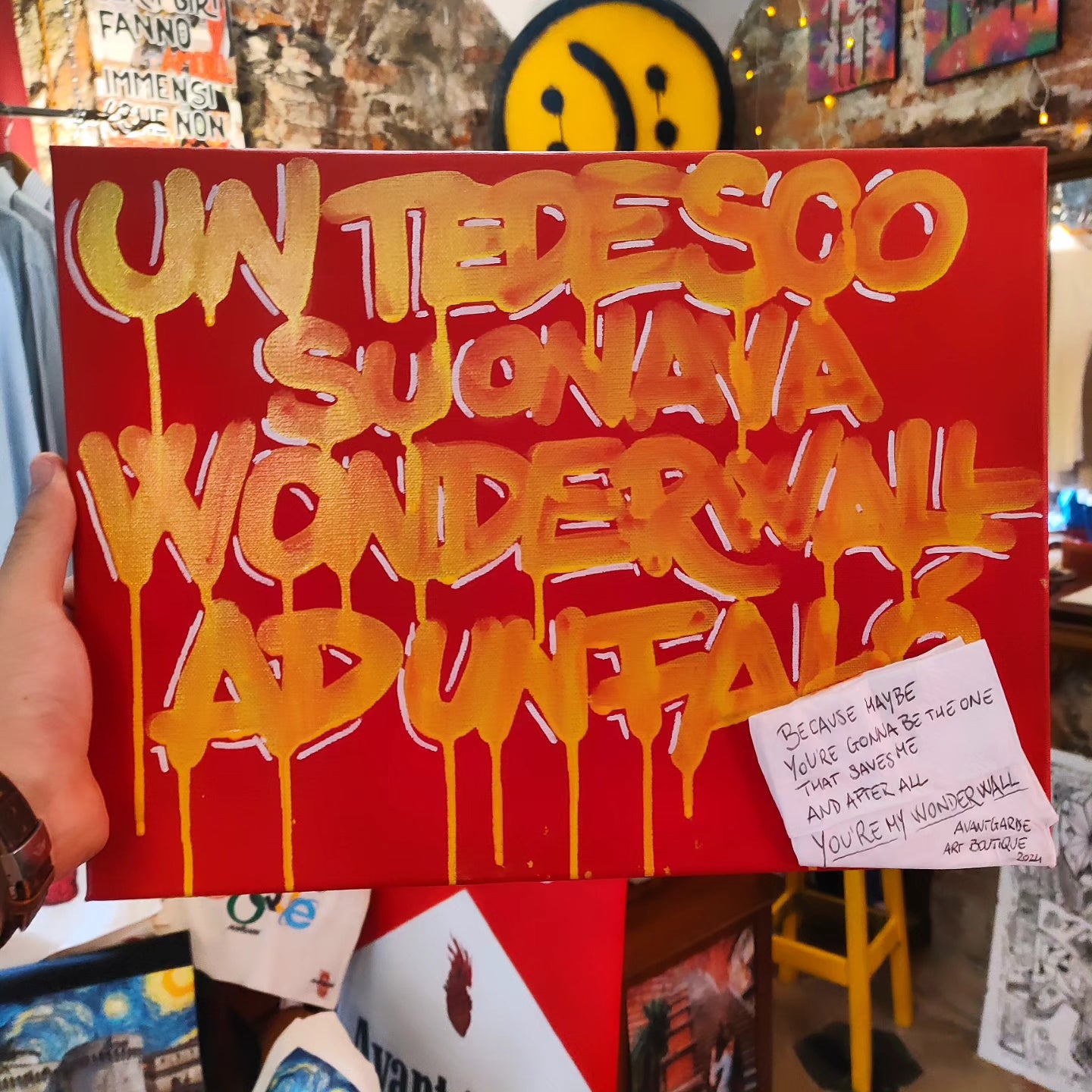 UN TEDESCO SUONAVA WONDERWALL AD UN FALÒ